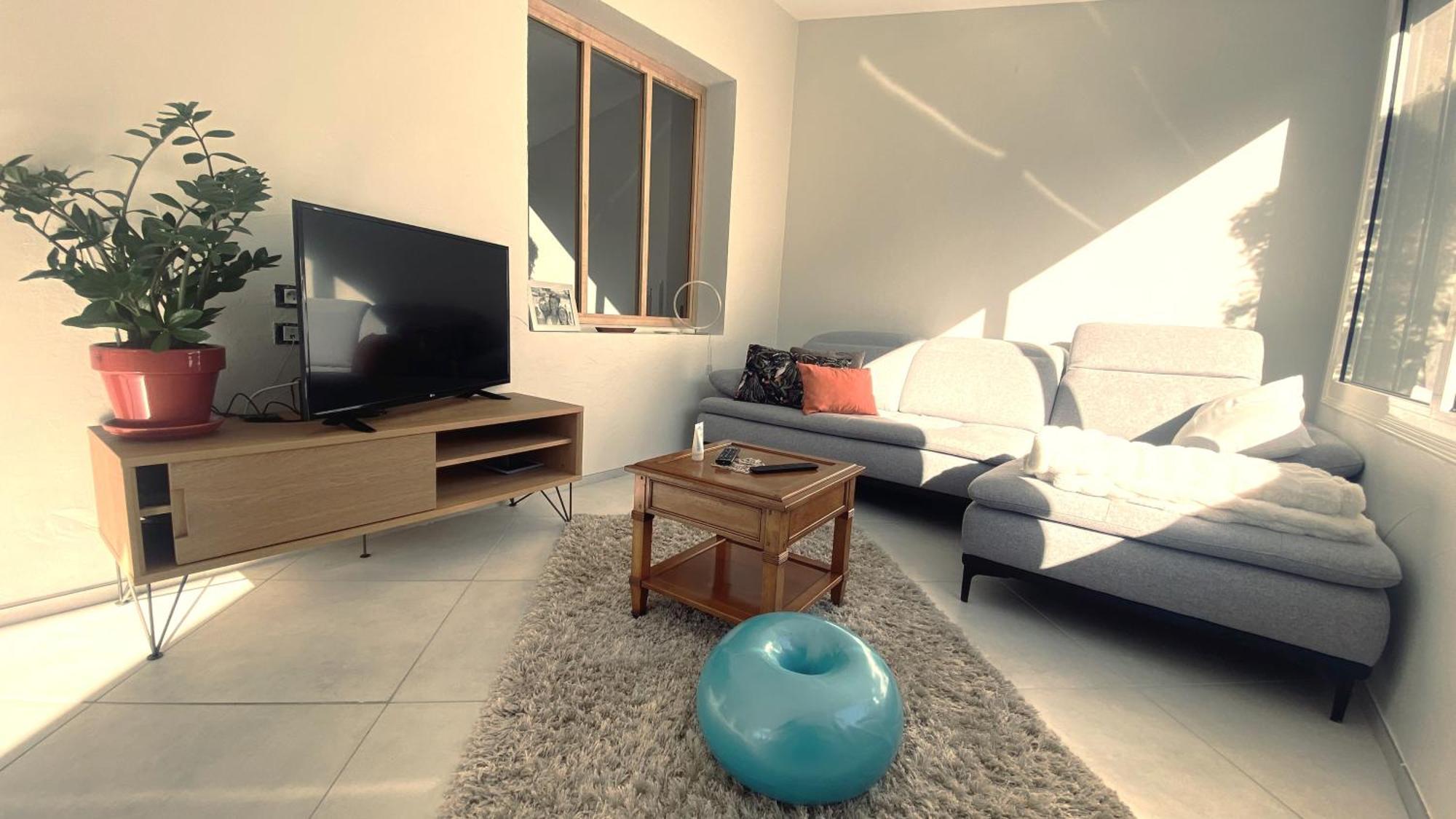 Maison Montoison Luaran gambar